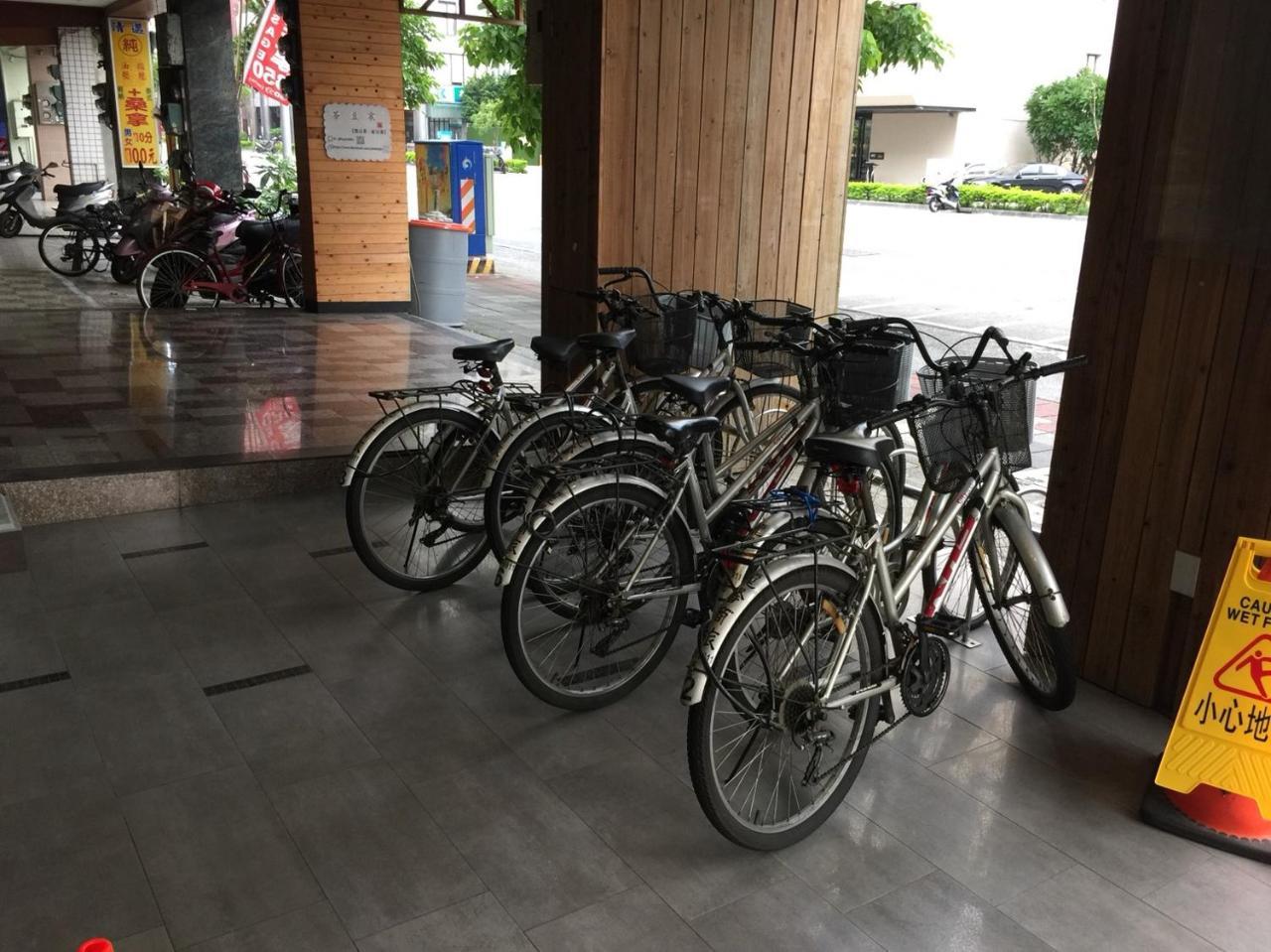 Hotel 麗馨商旅七賢館 Kaohsiung Exterior foto