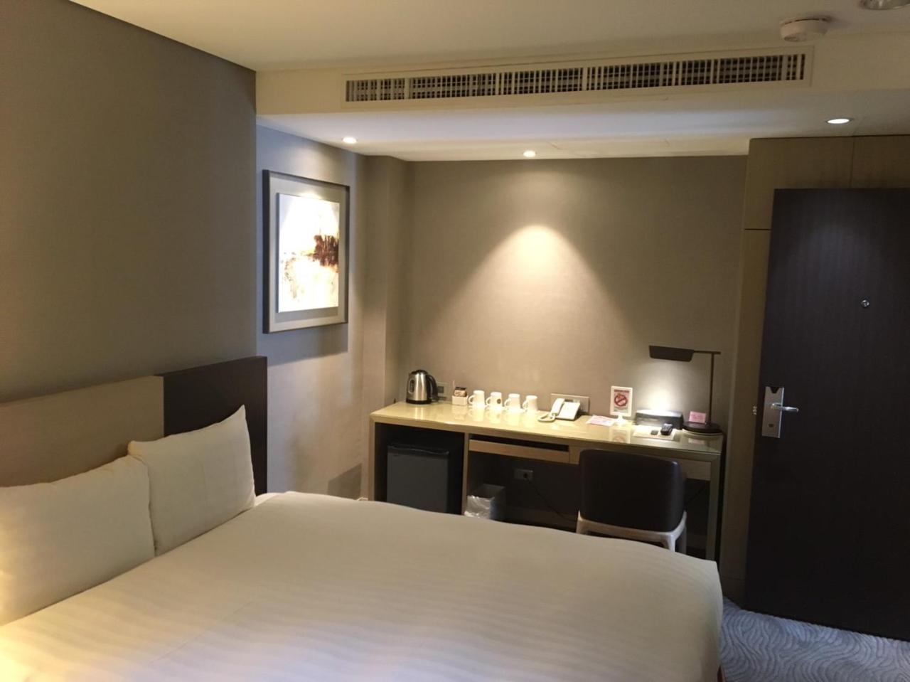 Hotel 麗馨商旅七賢館 Kaohsiung Exterior foto